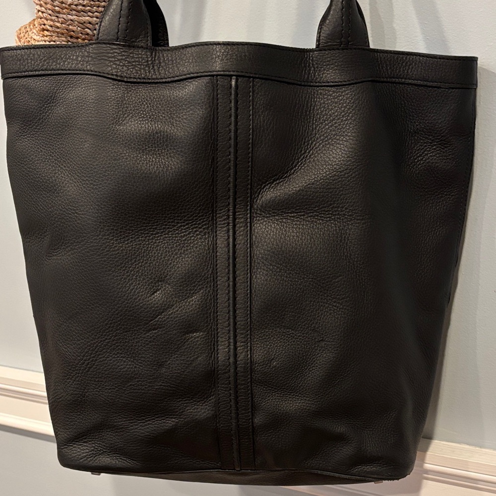 Valextra Elegant Black Leather Tote Bag Made in Italy Beautiful - Picture 3 of 14